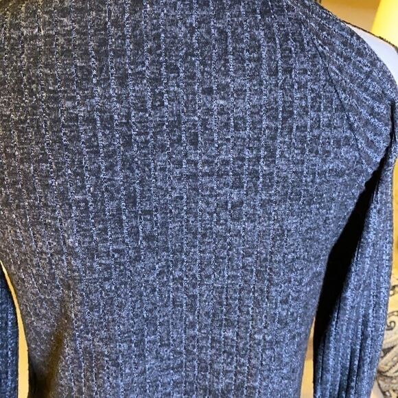 𝅺Jennyfer Cold Shoulder Long Sleeve Sweater - Picture 4 of 6